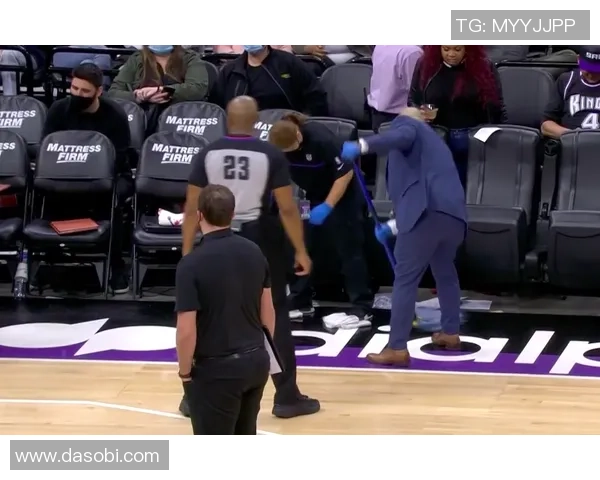 冈山绿雉与东京绿茵激战正酣比赛意外中断引发球迷热议 冈山绿雉与东京绿茵激战正酣比赛意外中断引发球迷热议