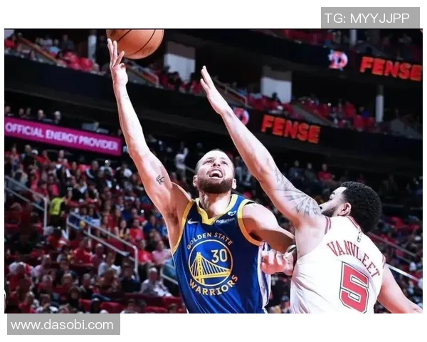 勇士与火箭激战四月末季后赛巅峰对决精彩回顾与分析 勇士与火箭激战四月末季后赛巅峰对决精彩回顾与分析